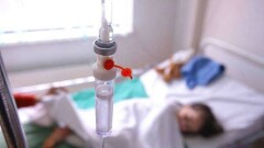 Врачи Уральска борются за жизнь малыша, упавшего в кастрюлю с бульоном 
