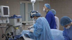 Редкую наследственную опухоль впервые в Казахстане удалят четверым детям врачи из Москвы