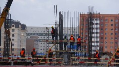 Растущая цена на нефть позволит больше потратить на строительство жилья