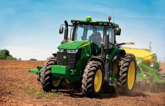 Сельхозмашины John Deere будут собирать в Казахстане 