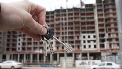Дольщики в Таразе заплатили за строительство дома, но не могут туда вселиться. Там живут другие люди