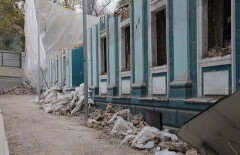 От здания бывшего Госплана в Алматы остались одни руины