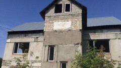 Подросток упал из окна "дома ужасов" в Костанае