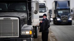 За перевозку контрабанды у 38 дальнобойщиков отбирают фуры