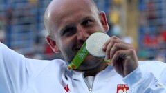 Призёр Олимпиады продал медаль ради спасения пятилетнего ребёнка от рака