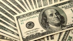 Нацвалюта уходит на новогодние каникулы при курсе 332 тенге за доллар