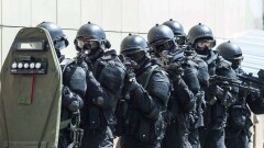 Вооружённый автоматами спецназ в масках ворвался на предприятие в Караганде