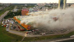 Люди прятались в морозильной камере, спасаясь от пожара в ТЦ в Москве