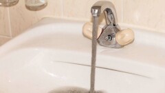 Жителей Актау призвали неделю не пользоваться горячей водой после подачи отопления, она будет загрязнённая