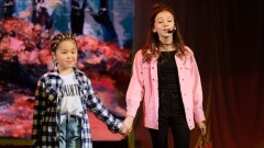 Данэлия Тулешова спела вместе с детьми, победившими онкологические заболевания 
