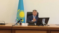 Ахметов пообещал купить квартиры пострадавшим от паводков жителям ВКО