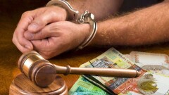 Эксперта КГД приговорили к 8 годам колонии в Астане 