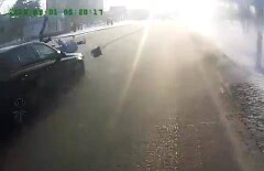 Девушку и ребёнка сбили на дороге в Павлодаре - шокирующее видео попало в сеть