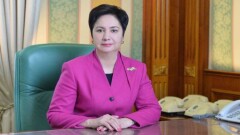 "Ең әдемі шенеунік". Тұңғыш әйел облыс әкімі Гүлшара Әбдіқалықова туралы