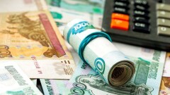 Суммы чистых продаж рублей в Алматы и Нур-Султане сократились в два раза