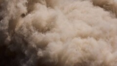 Шоу пыльных облаков устроили уборщики улиц в Актобе