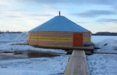 Выходцы из Казахстана построили в России посёлок-отель из юрт
