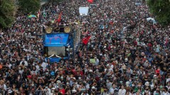Антиправительственные акции проходят в Таиланде. Протестующие прорвались к Дому правительства