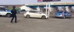 Полицейские машины погоняли Kia Cerato по кругу в Кызылорде
