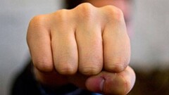 Кондуктор автобуса в Актобе ударил подростка из-за оплаты за проезд