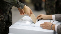 Назван лидер президентской гонки в Южной Корее 