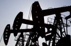 Цену на нефть в 80 долларов за баррель в течение года спрогнозировали эксперты