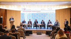 "Это нарушение принципа доступа к информации". Что говорили на Медиа-курултае о внедрении цифрового ТВ?