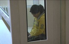 Полтора года проведёт в колонии 21-летняя мать, которая выкинула новорождённую дочь в туалет