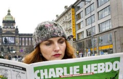 Автора карикатуры Charlie Hebdo на нападения на женщин в Кёльне обвинили в расизме