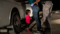 Фотографией года по версии World Press Photo стал снимок плачущей девочки на границе