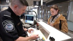 Для въезда в США предложили требовать пароли от соцсетей