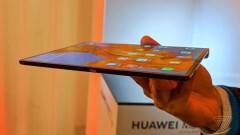 Huawei представила складной смартфон с большим экраном