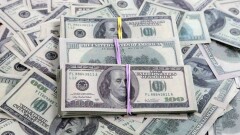 Доллар перед выходными подорожал ещё на 2,7 тенге