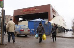 Арендаторы коммунального рынка "Шапагат" в Астане вышли на забастовку