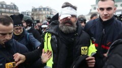 "Жёлтые жилеты" провели в Париже первую "жёлтую ночь"