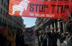 Европейцы против трансатлантической торговли с США