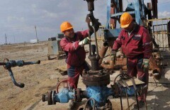 Средняя зарплата нефтяников Атырауской области составляет 220 тысяч тенге
