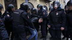 Ещё одну акцию протеста разогнали полицейские в центре Москвы