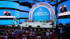 Президент призвал прессу не "раскручивать" недостатки 