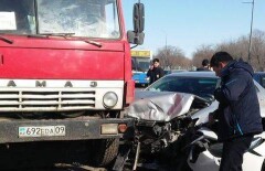 В Караганде столкнулись четыре легковых авто и КамАЗ