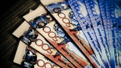 В Алматы вынесли приговор фальшивомонетчикам, они подделывали купюры в 500 и 5000 тенге