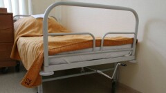 Девятилетнюю Жанель, избитую матерью в Алматы, выписали из больницы