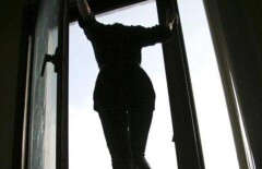 После ссоры с парнем 17-летняя девушка выбросилась с девятиэтажки в Кокшетау 