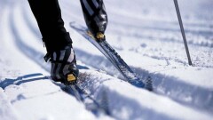 Школьники в пригороде Астаны на лыжах добираются на занятия 