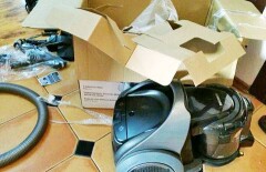 Автор "Кирпичей" защищает свои потребительские права в социальной сети 