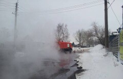 В Караганде гружёный самосвал врезался в теплотрассу