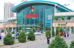 Арендаторы собираются перед "Мегой", чтобы изменить условия аренды