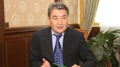 Мами призвал юристов обсудить поправки в Конституцию о статусе Верховного суда