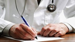 Больничные-фальшивки изъяли столичные полицейские при обыске больниц