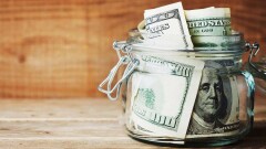 Курс доллара на бирже составил 393,6 тенге